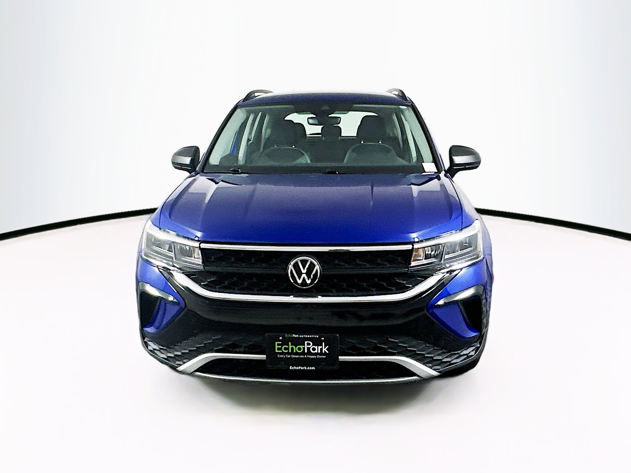 Used 2023 Volkswagen Taos S image 2