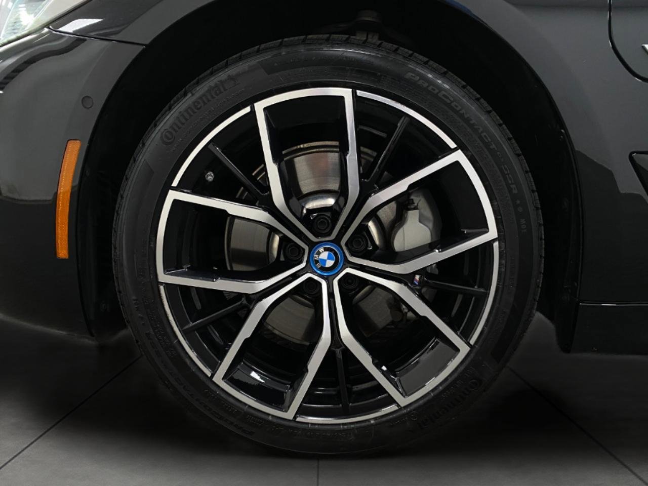 Used 2023 BMW 530e xDrive w/ Executive Package AWD/4WD image 45