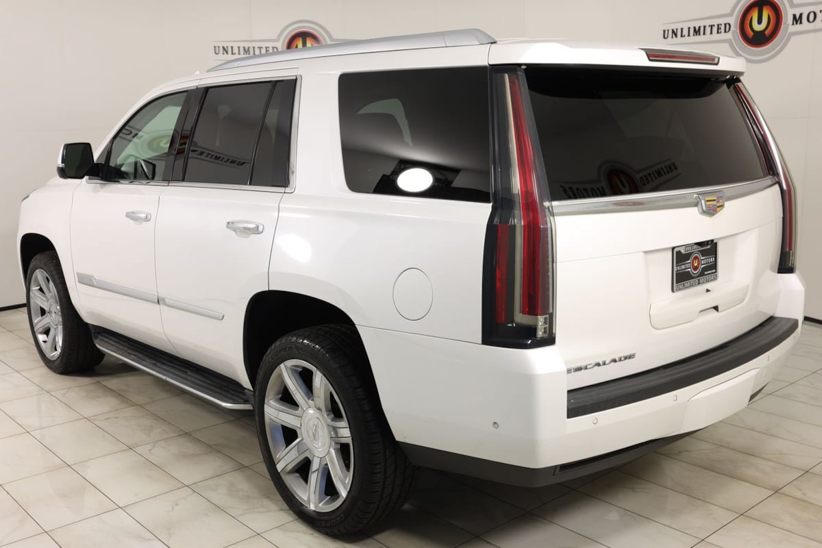 Used 2020 Cadillac Escalade Luxury AWD/4WD image 4