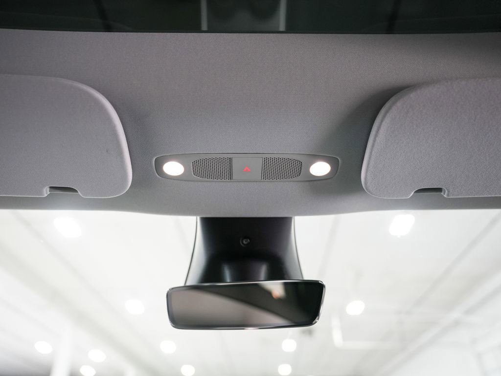 Used 2024 Tesla Model Y Long Range AWD/4WD image 23