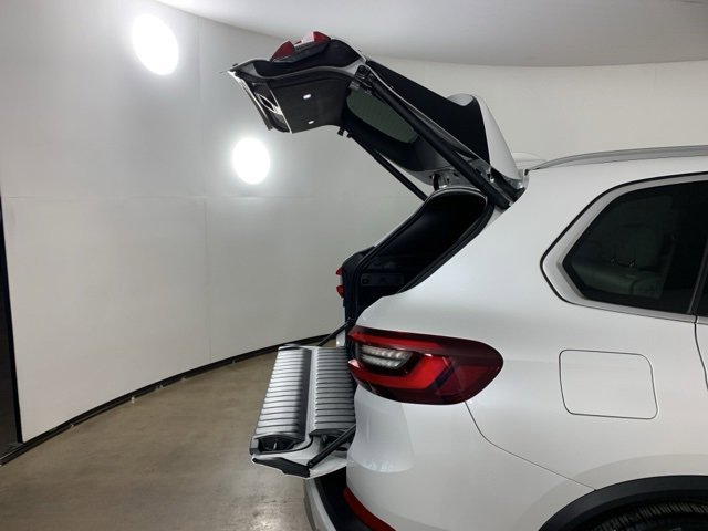 Used 2023 BMW X5 xDrive40i w/ Premium Package image 14