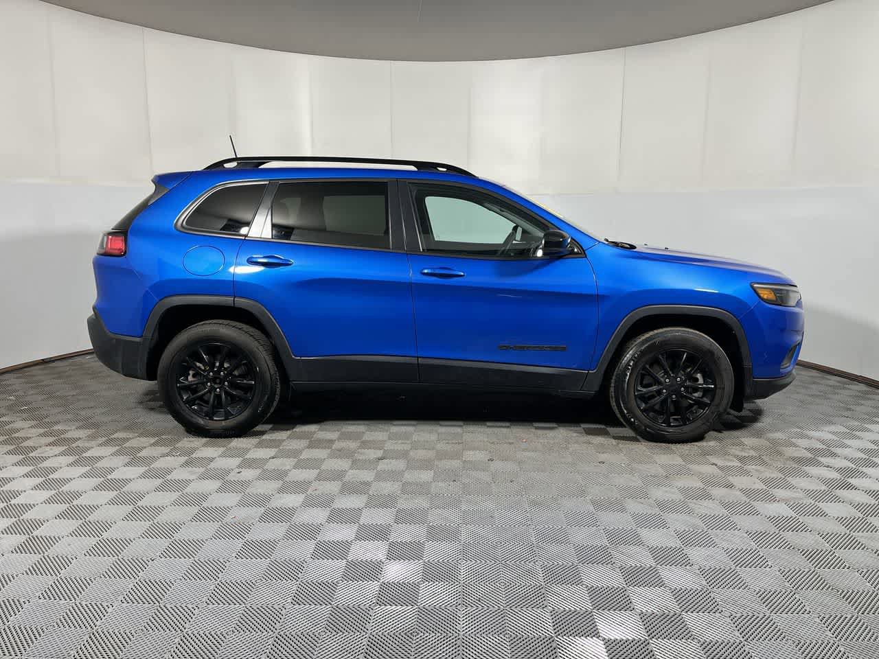 Used 2023 Jeep Cherokee Altitude Lux AWD/4WD image 9