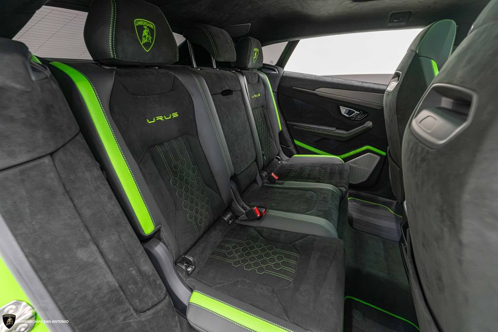 Used 2024 Lamborghini Urus Performante AWD/4WD image 26