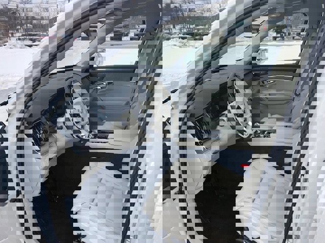 New 2026 Volvo XC90 B6 Ultra w/ Protection Package image 8