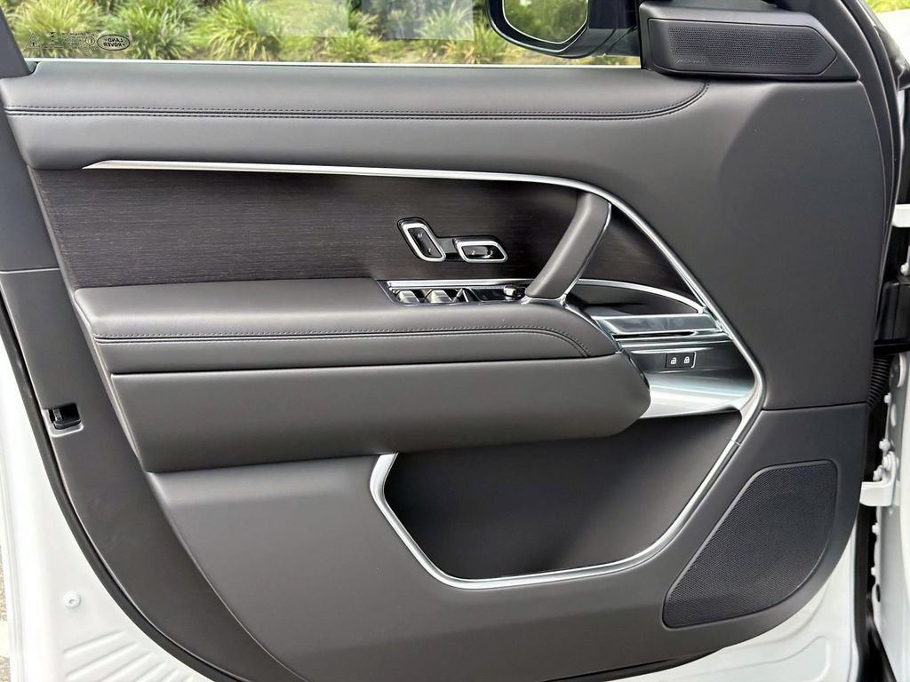 New 2026 Land Rover Range Rover SE AWD/4WD image 16