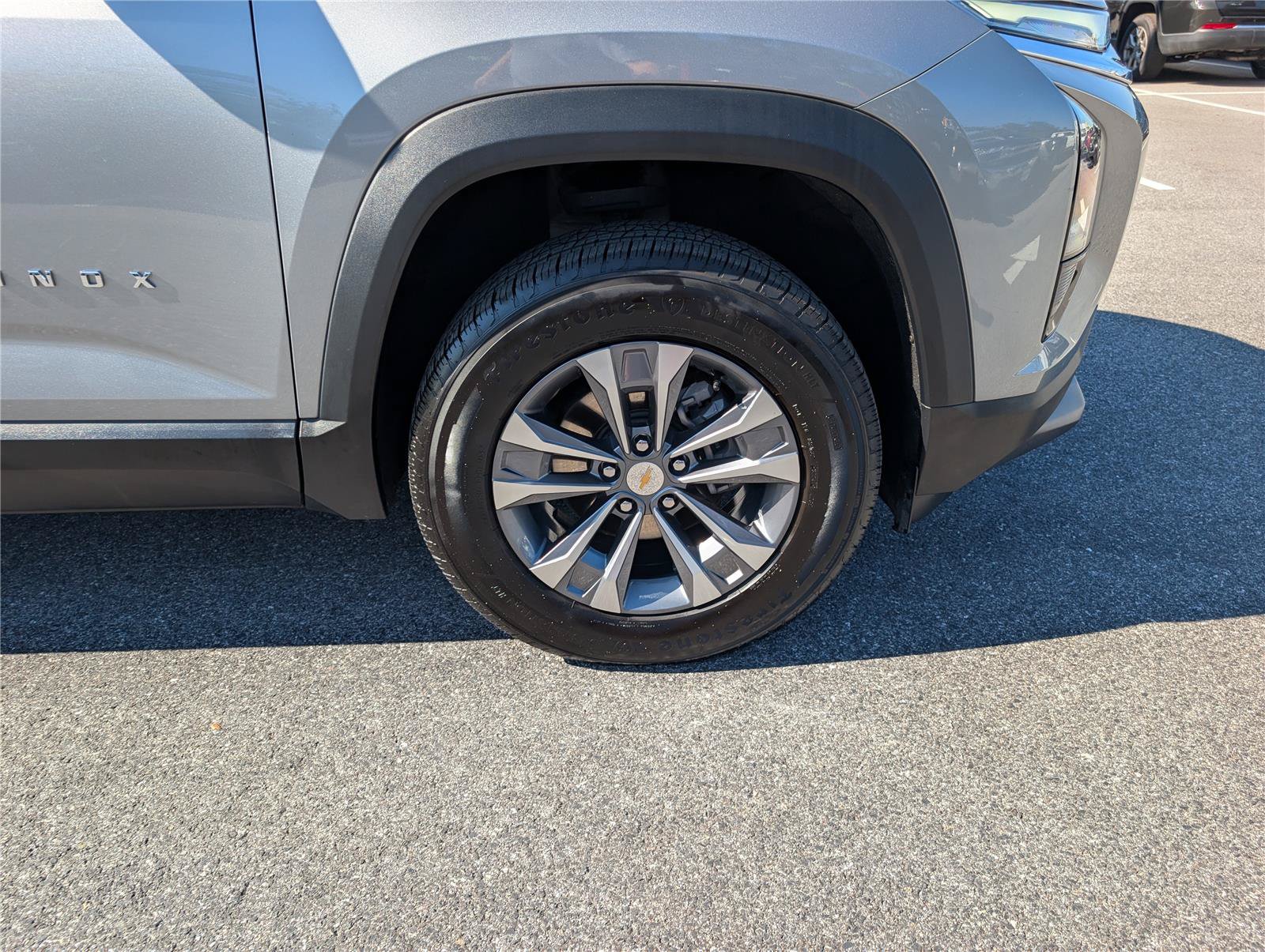 Used 2025 Chevrolet Equinox LT FWD image 9