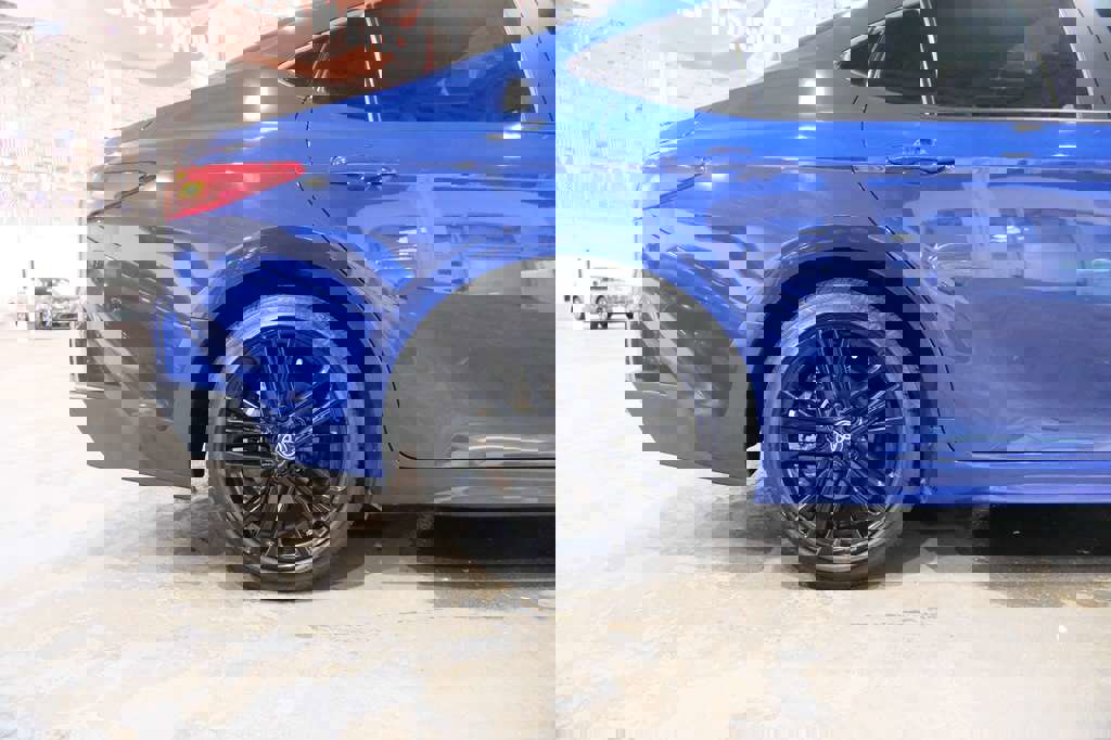 Used 2025 Toyota Camry SE image 12