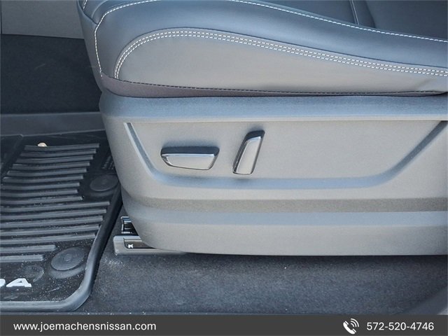 New 2025 Nissan Armada SV image 21