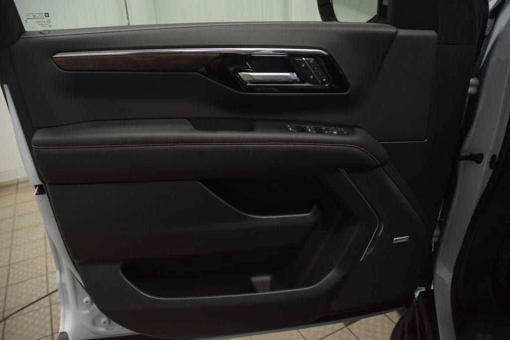 New 2026 Chevrolet Suburban Premier AWD/4WD image 49