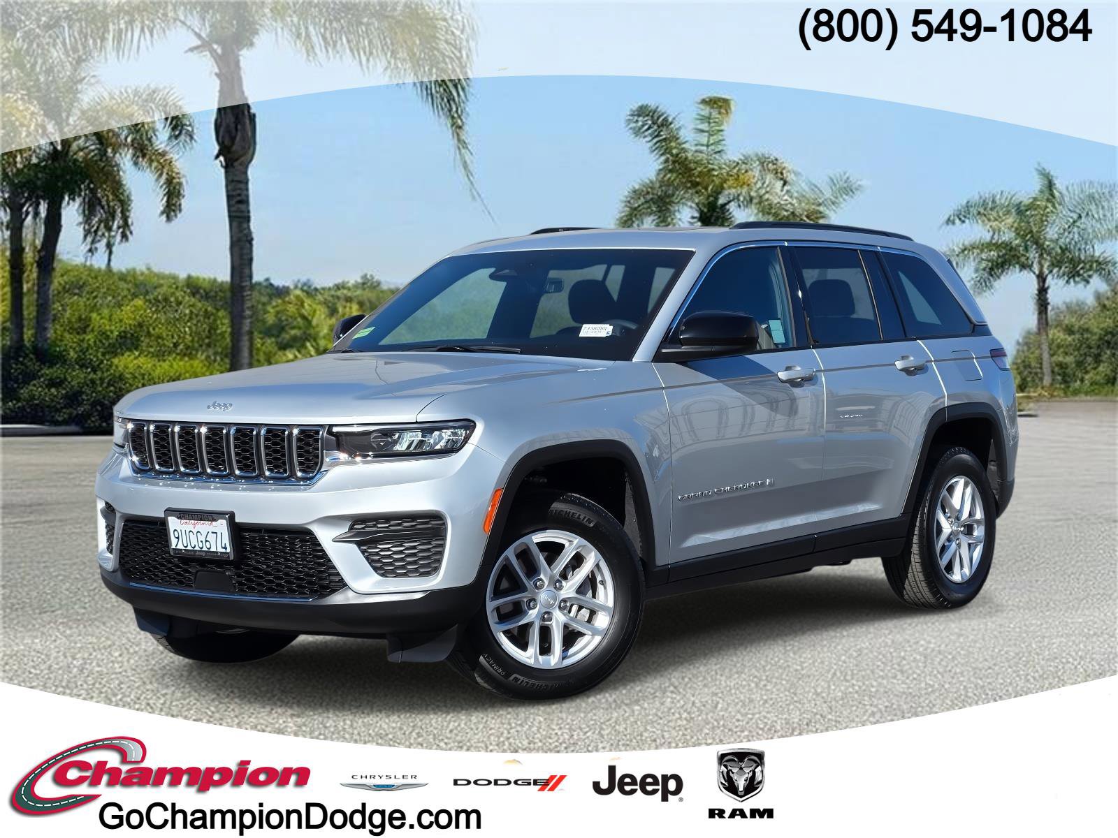 Used 2025 Jeep Grand Cherokee Laredo X image 1