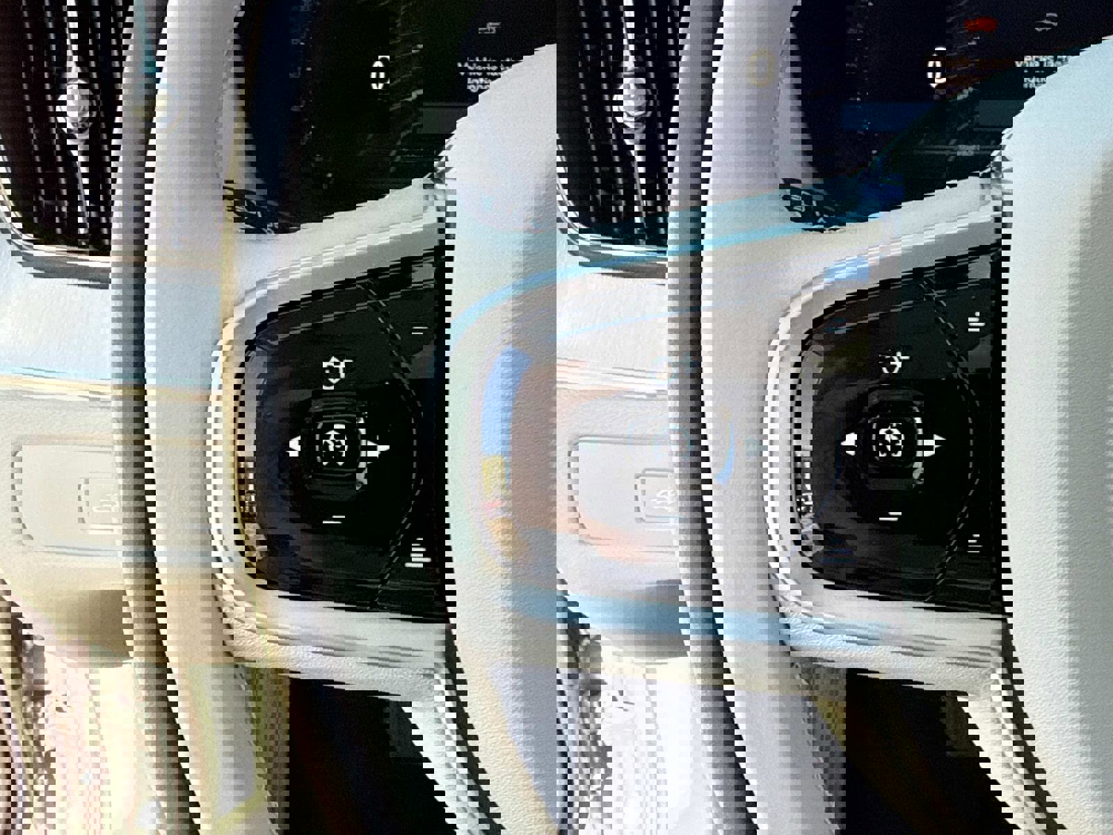 New 2026 Volvo XC60 B5 Ultra w/ Climate Package image 29