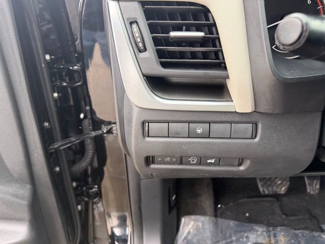 Used 2023 Nissan Rogue SV w/ SV Premium B Package image 18