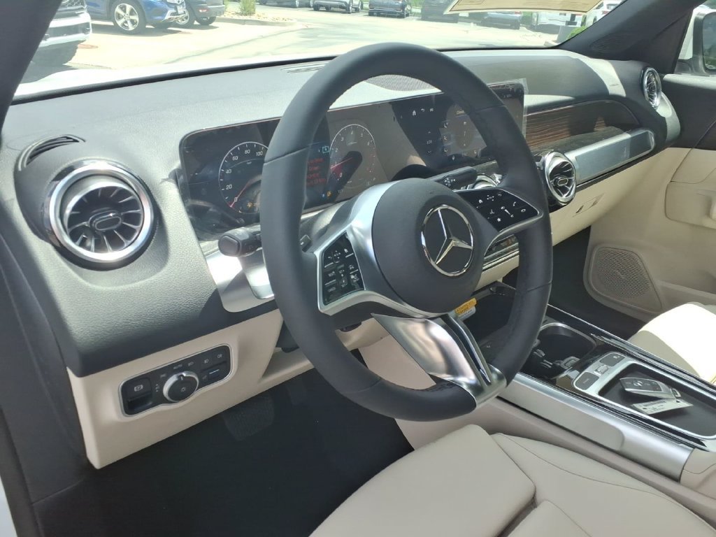New 2026 Mercedes-Benz GLB 250 4MATIC image 16