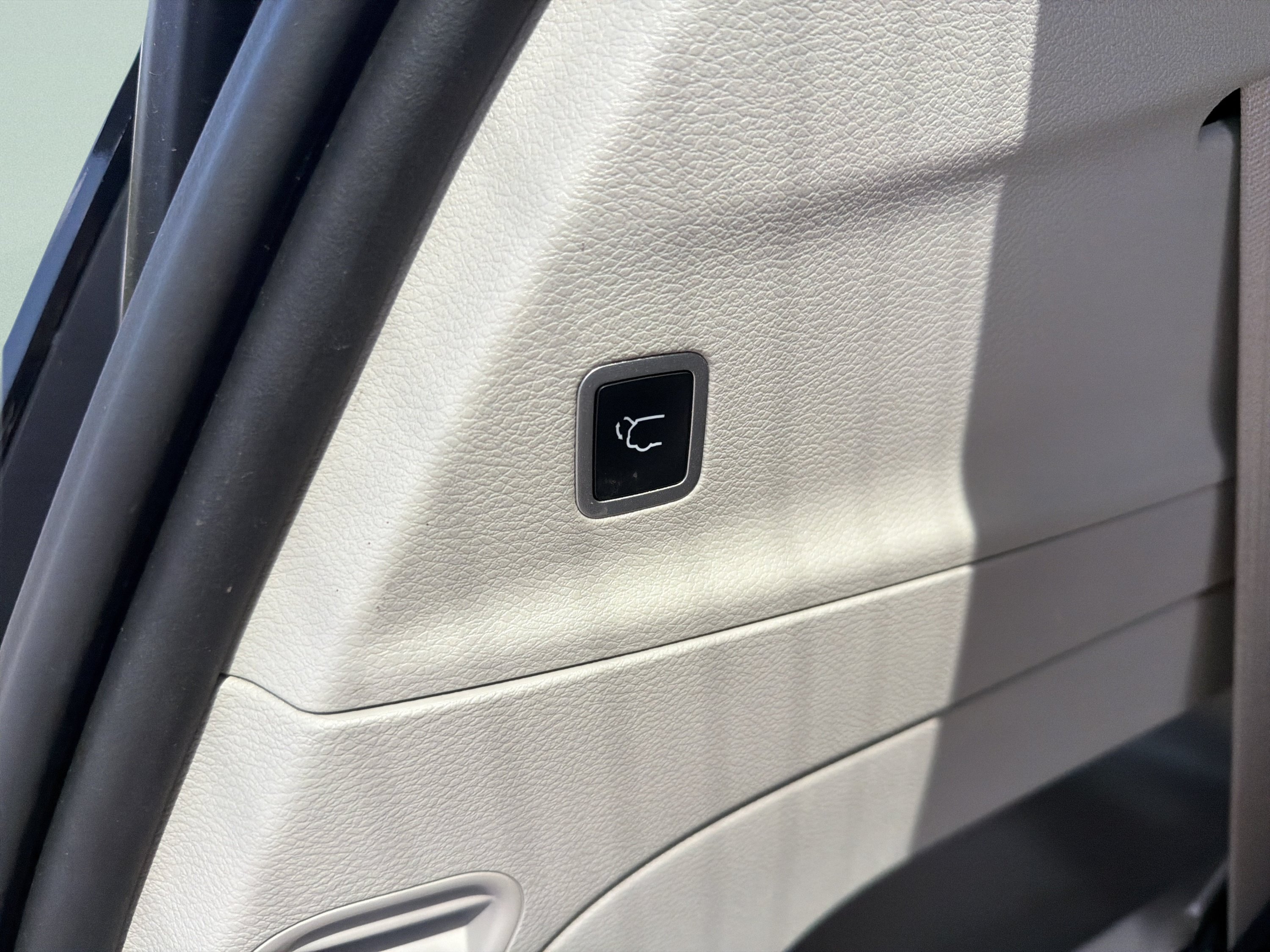Used 2023 Chrysler Pacifica Touring-L FWD image 13