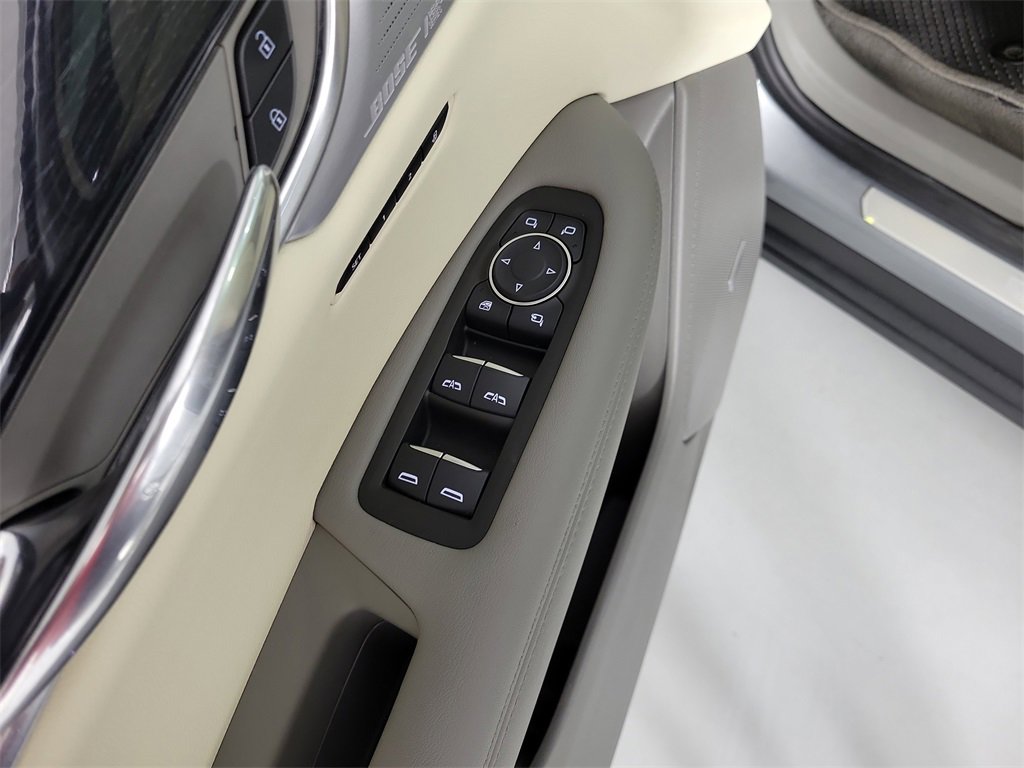 Certified 2025 Cadillac XT6 Premium Luxury image 21