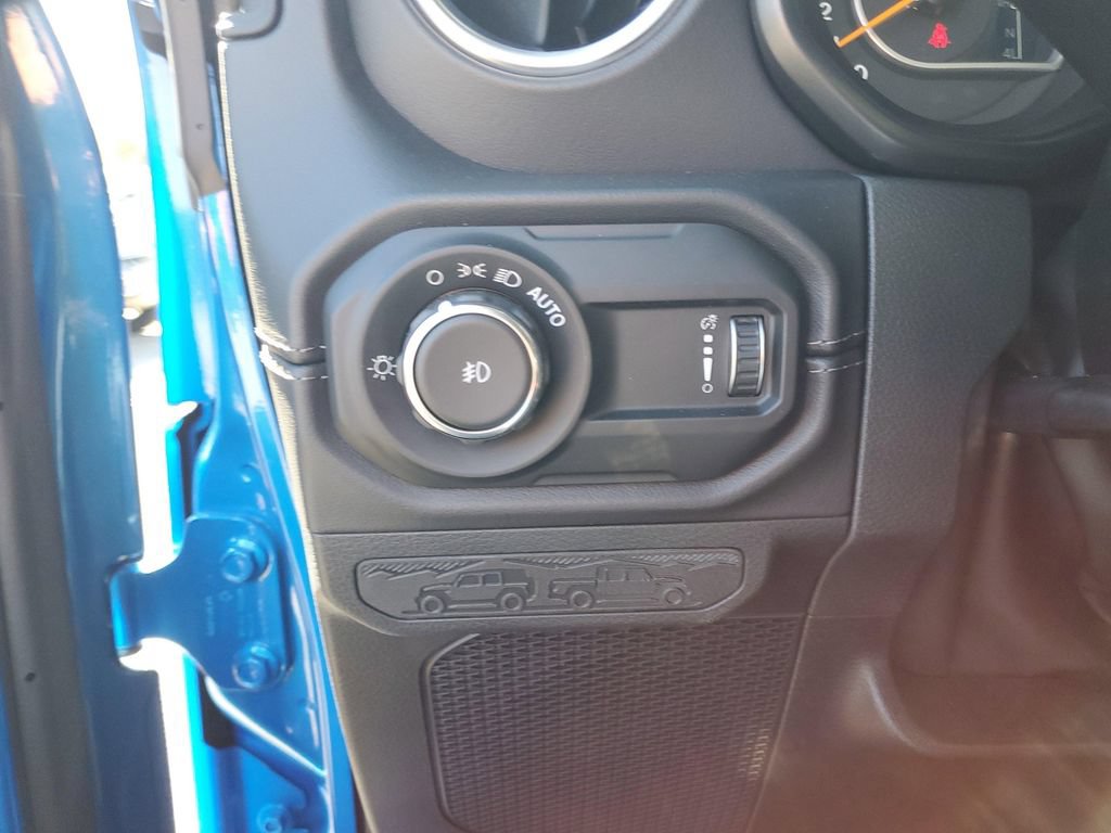 New 2025 Jeep Wrangler Unlimited Sahara AWD/4WD image 19