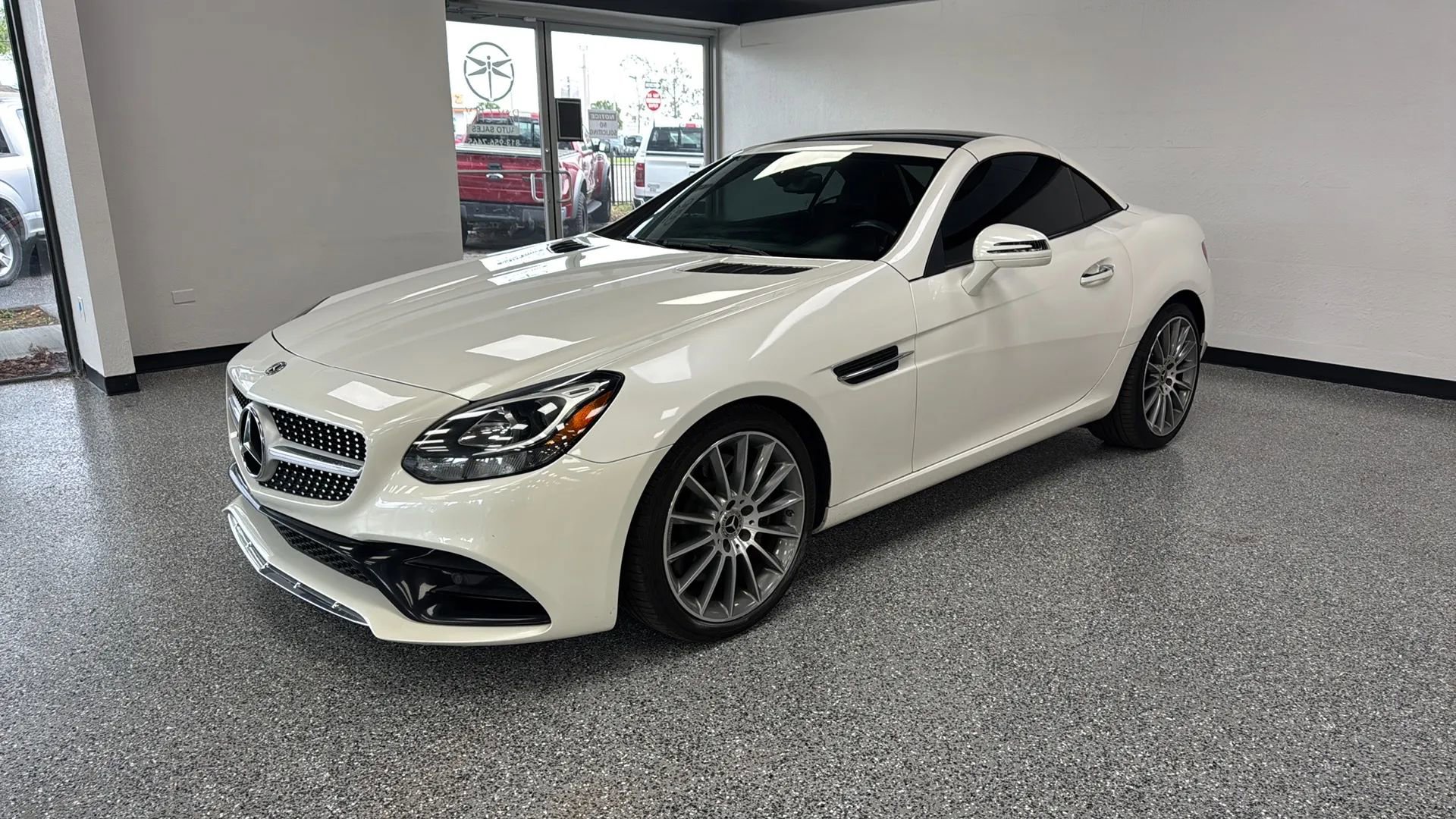 Used 2020 Mercedes-Benz SLC 300 image 3