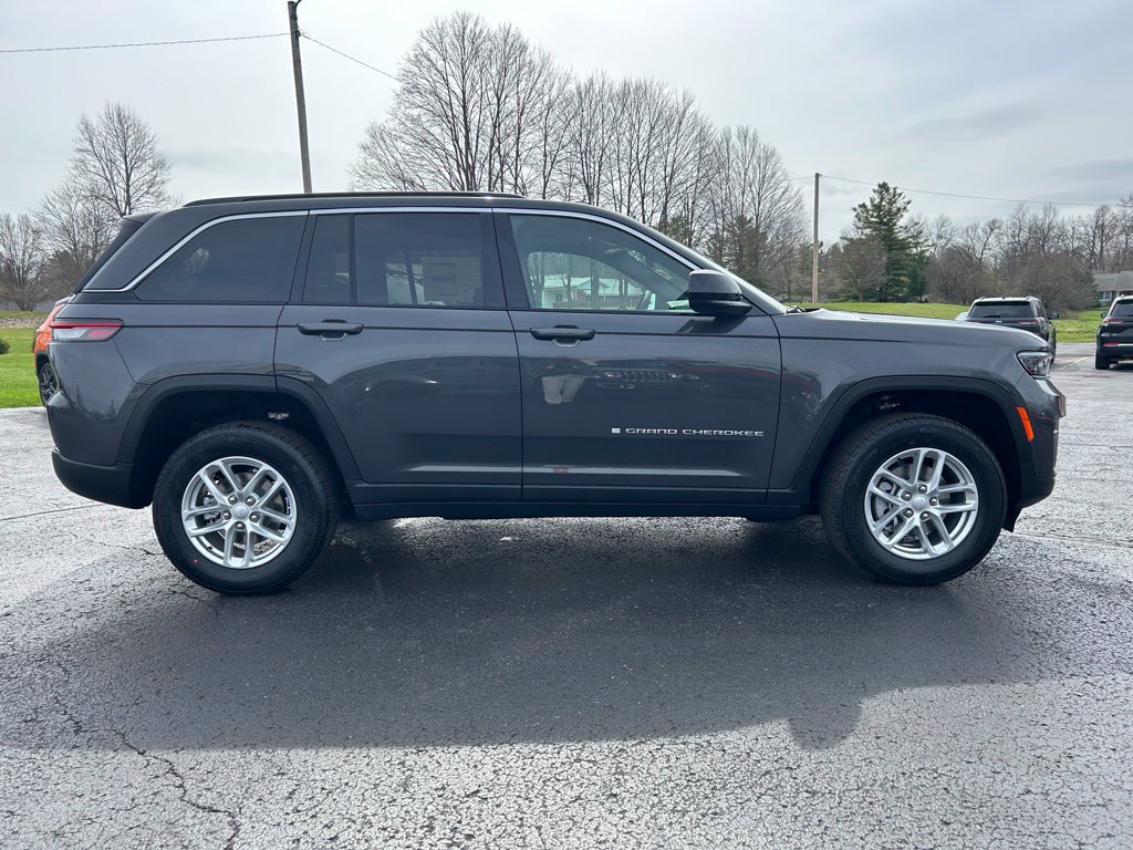 New 2026 Jeep Grand Cherokee Laredo X AWD/4WD image 2