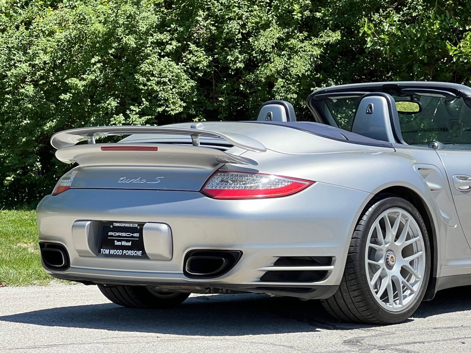 Used 2012 Porsche 911 Turbo S AWD/4WD image 10