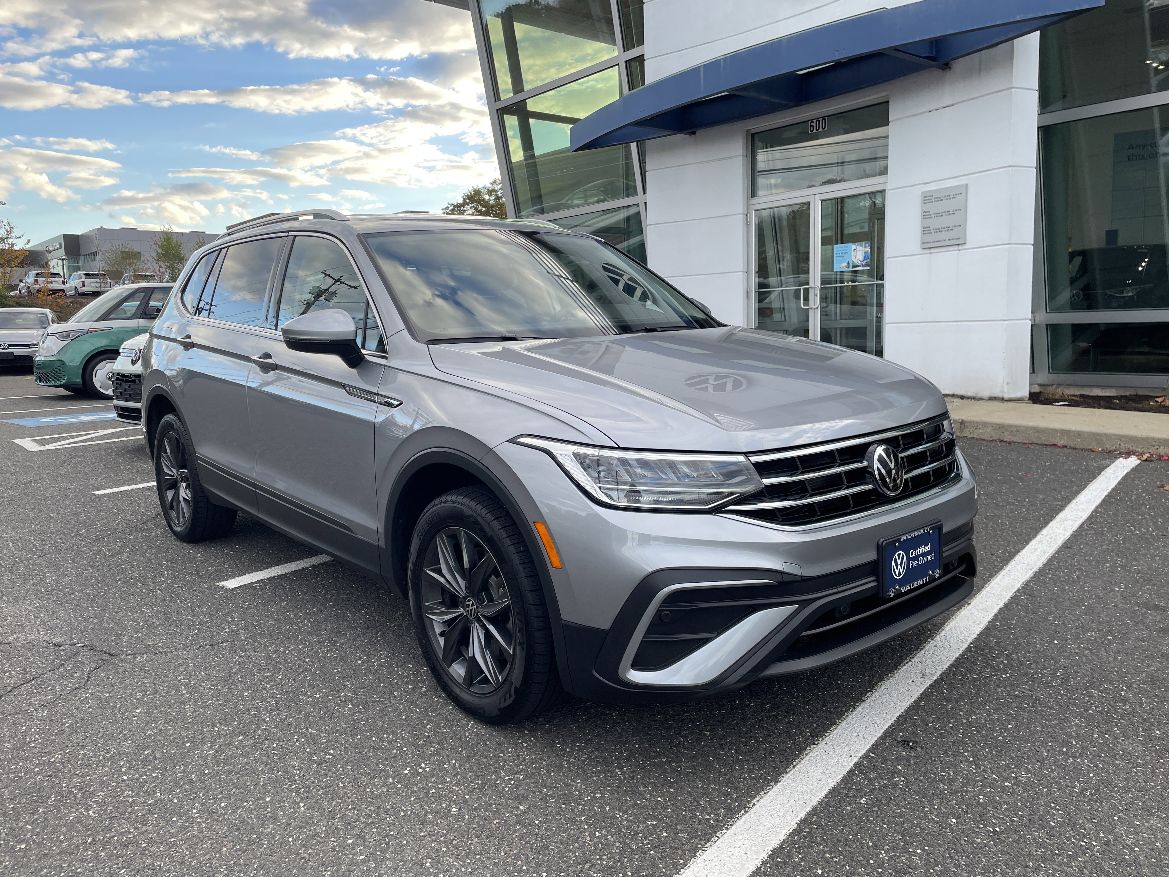 Certified 2022 Volkswagen Tiguan SE