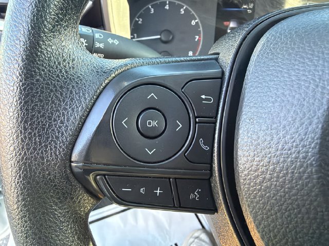 Used 2025 Toyota Corolla LE FWD image 21