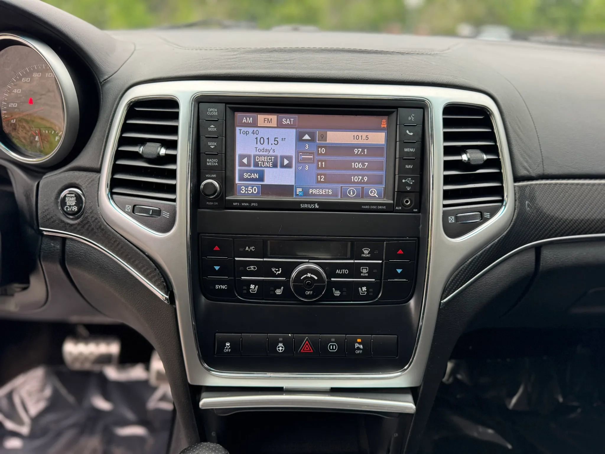 Used 2012 Jeep Grand Cherokee SRT8 w/ Luxury Group II AWD/4WD image 19