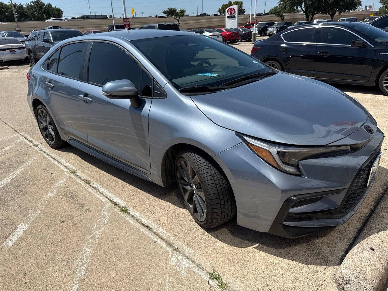 Used 2024 Toyota Corolla SE FWD image 4