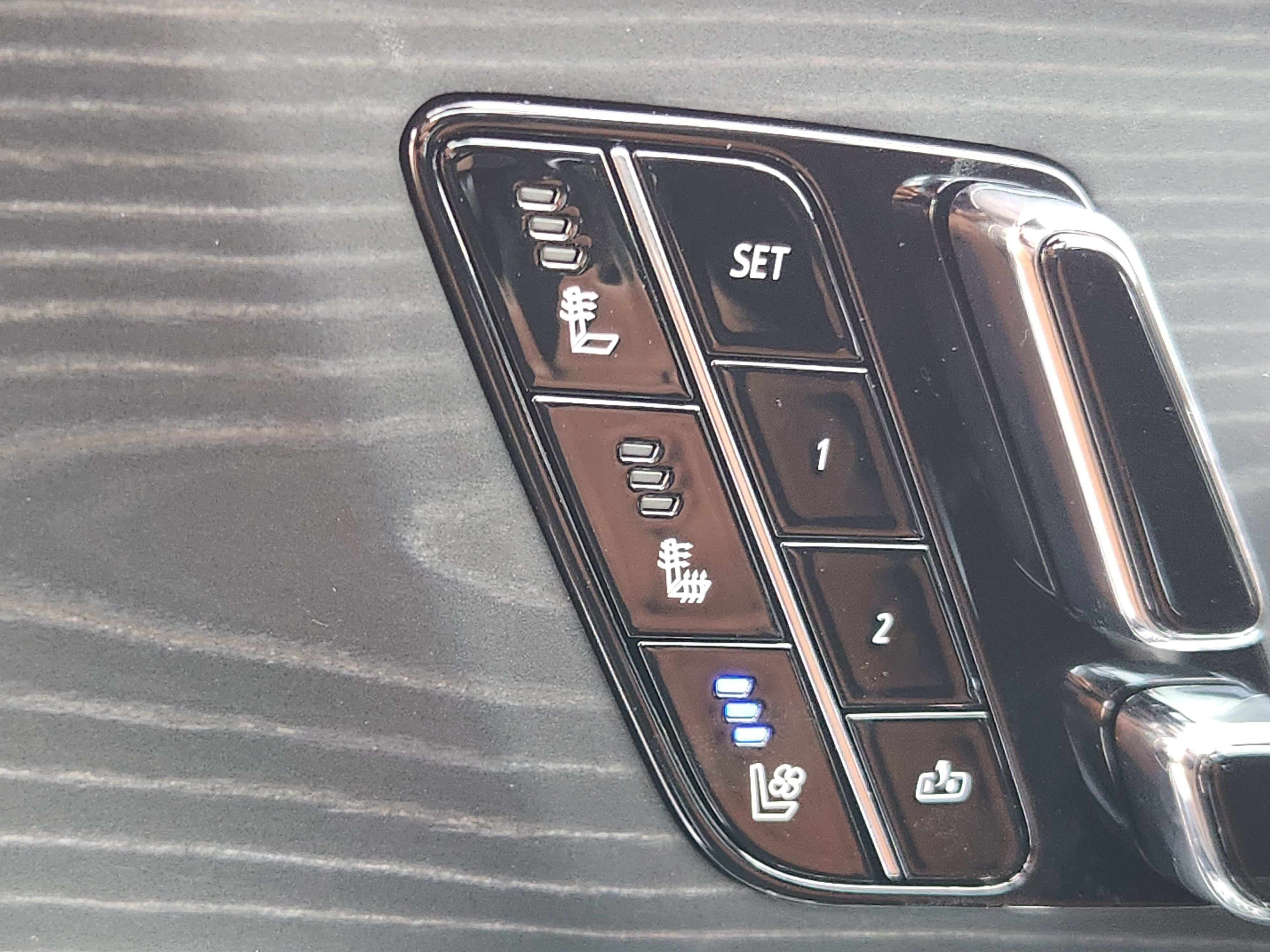 New 2025 Cadillac Lyriq Sport w/ LPO, Floor Liner Package RWD image 29