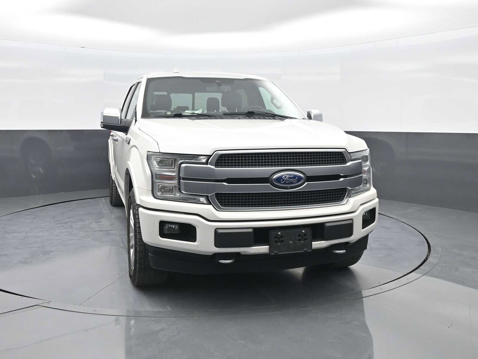 Used 2018 Ford F150 Platinum w/ Equipment Group 701A Luxury AWD/4WD image 2