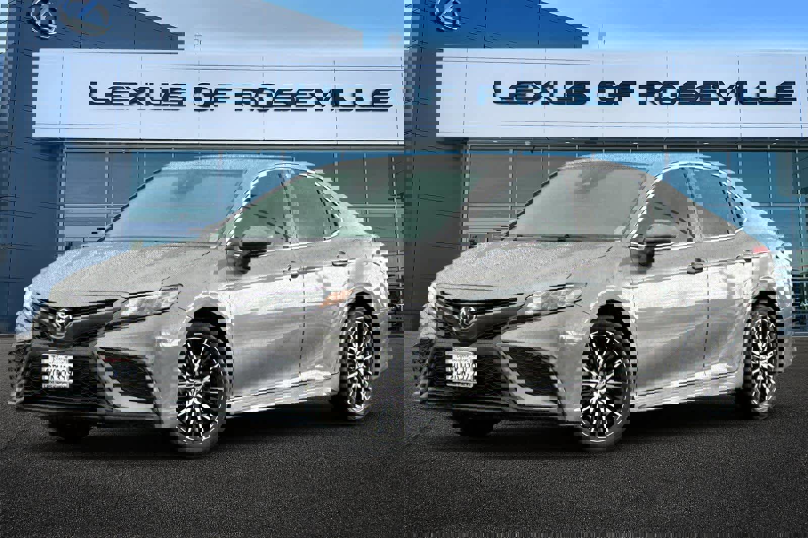 Used 2023 Toyota Camry SE