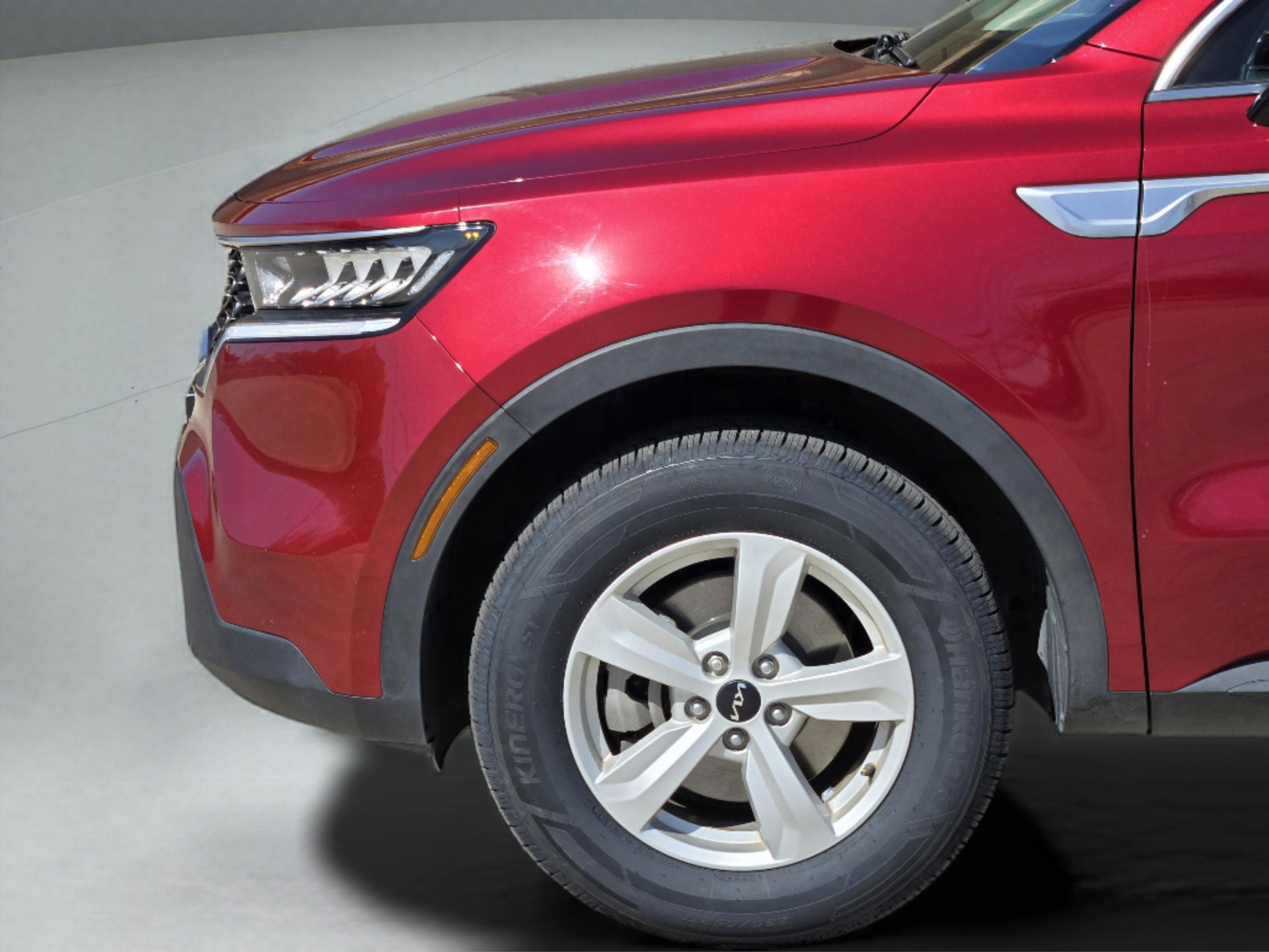 Used 2022 Kia Sorento LX image 15