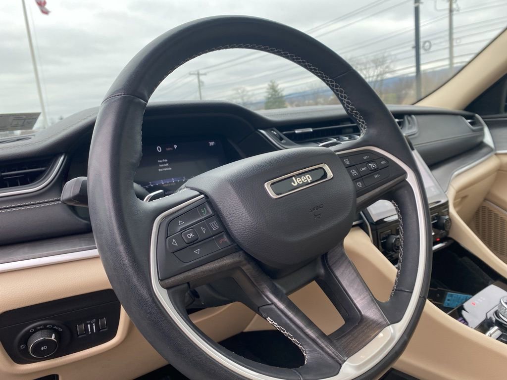 Used 2022 Jeep Grand Cherokee L Limited w/ Luxury Tech Group II image 10