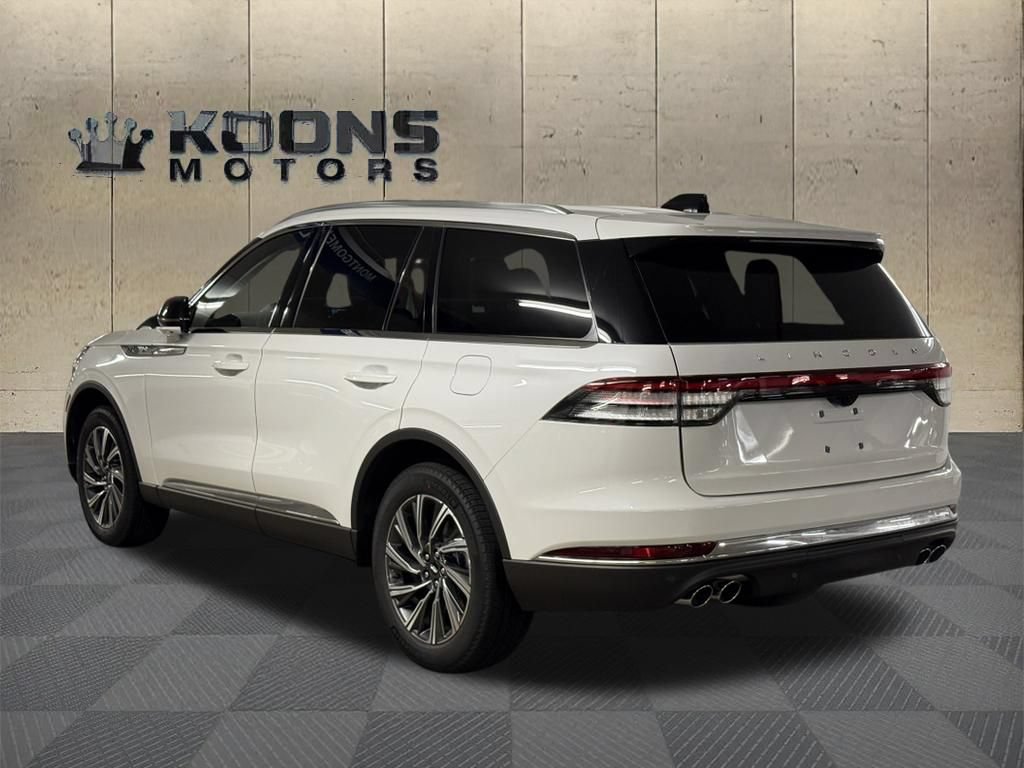 New 2026 Lincoln Aviator AWD image 3