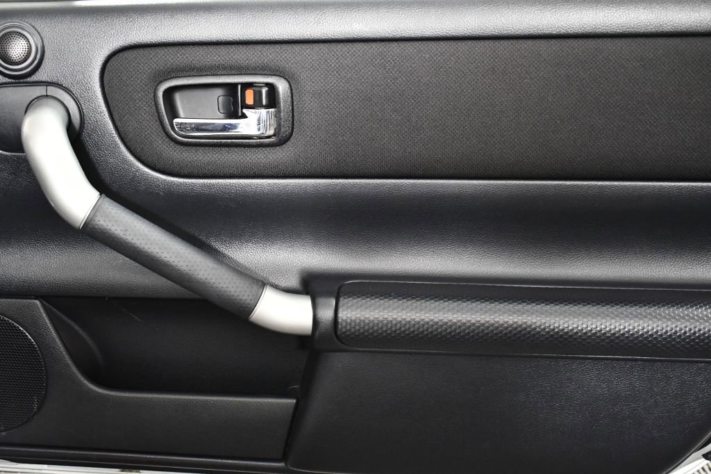 Used 2000 Toyota MR2 image 38