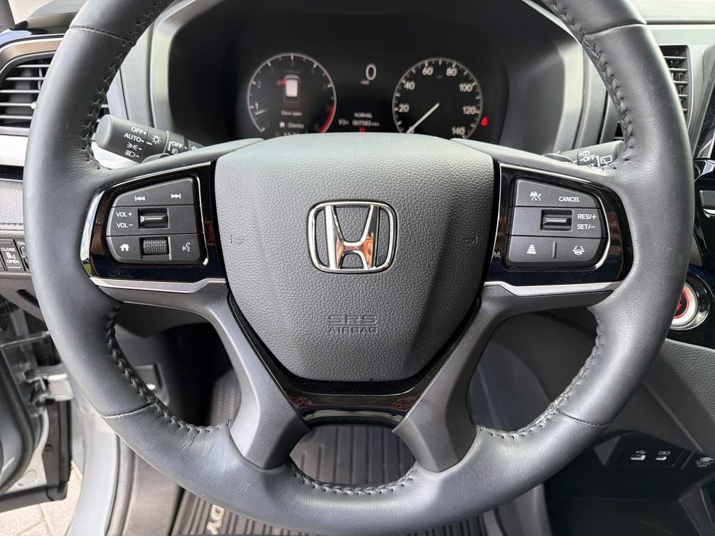 Used 2025 Honda Odyssey Touring image 31