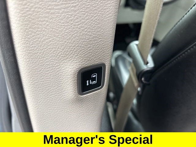 Used 2020 Chrysler Voyager Lxi image 32