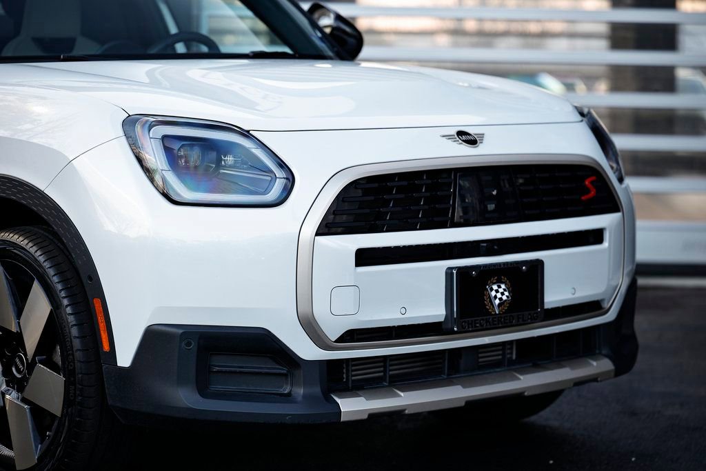 Used 2025 MINI Cooper Countryman S w/ Comfort Package Max image 2
