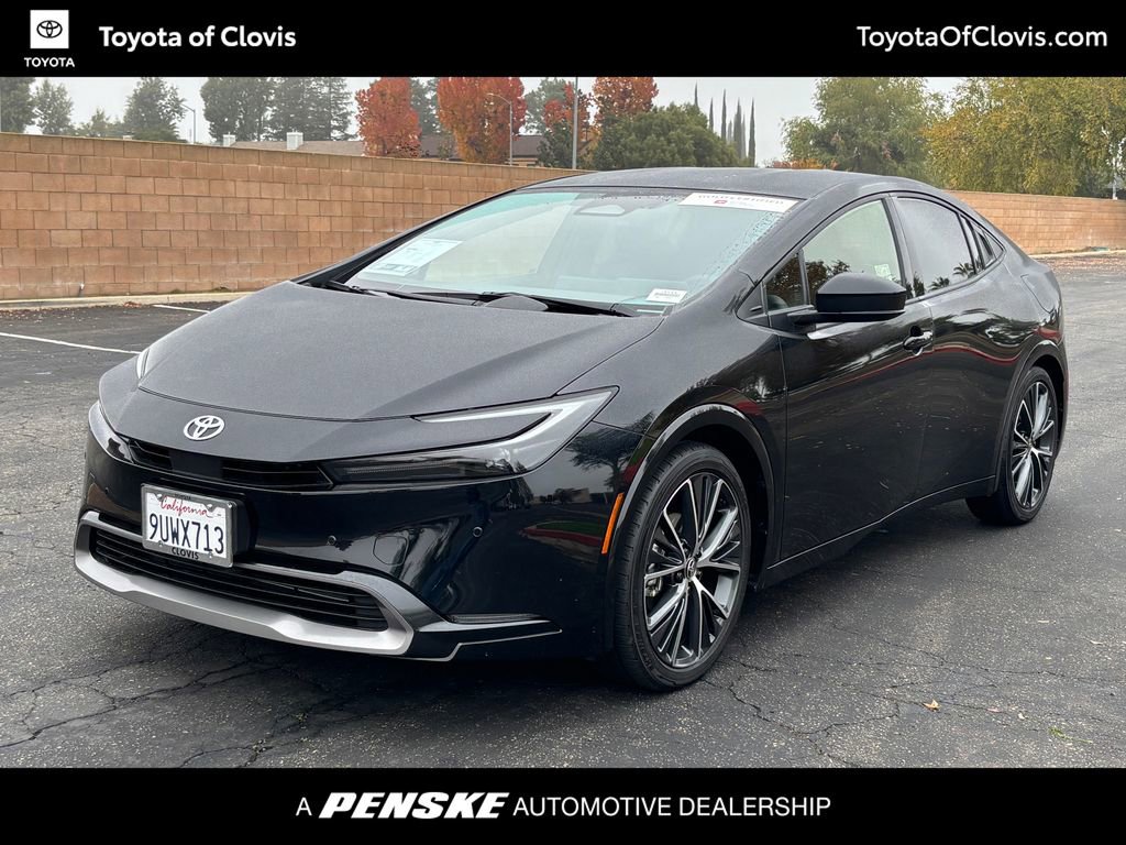 Certified 2025 Toyota Prius XLE image 1