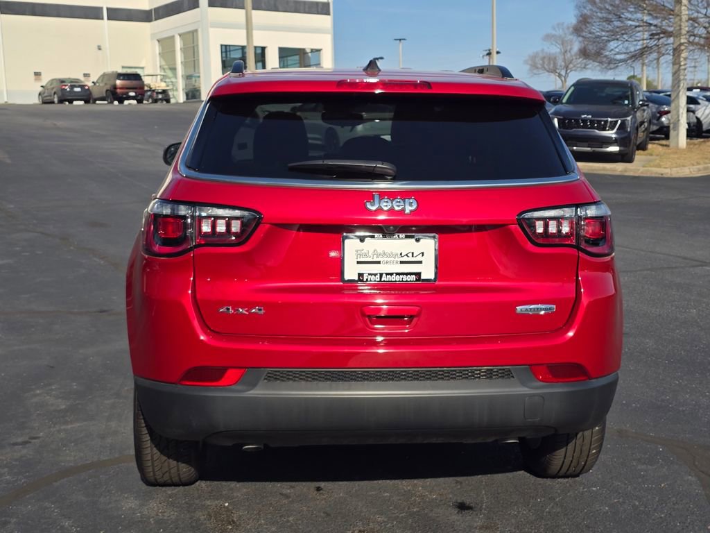 Used 2025 Jeep Compass Latitude image 4