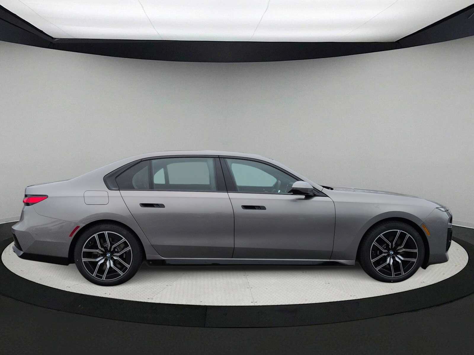New 2026 BMW 760i xDrive w/ Executive Package AWD/4WD image 9
