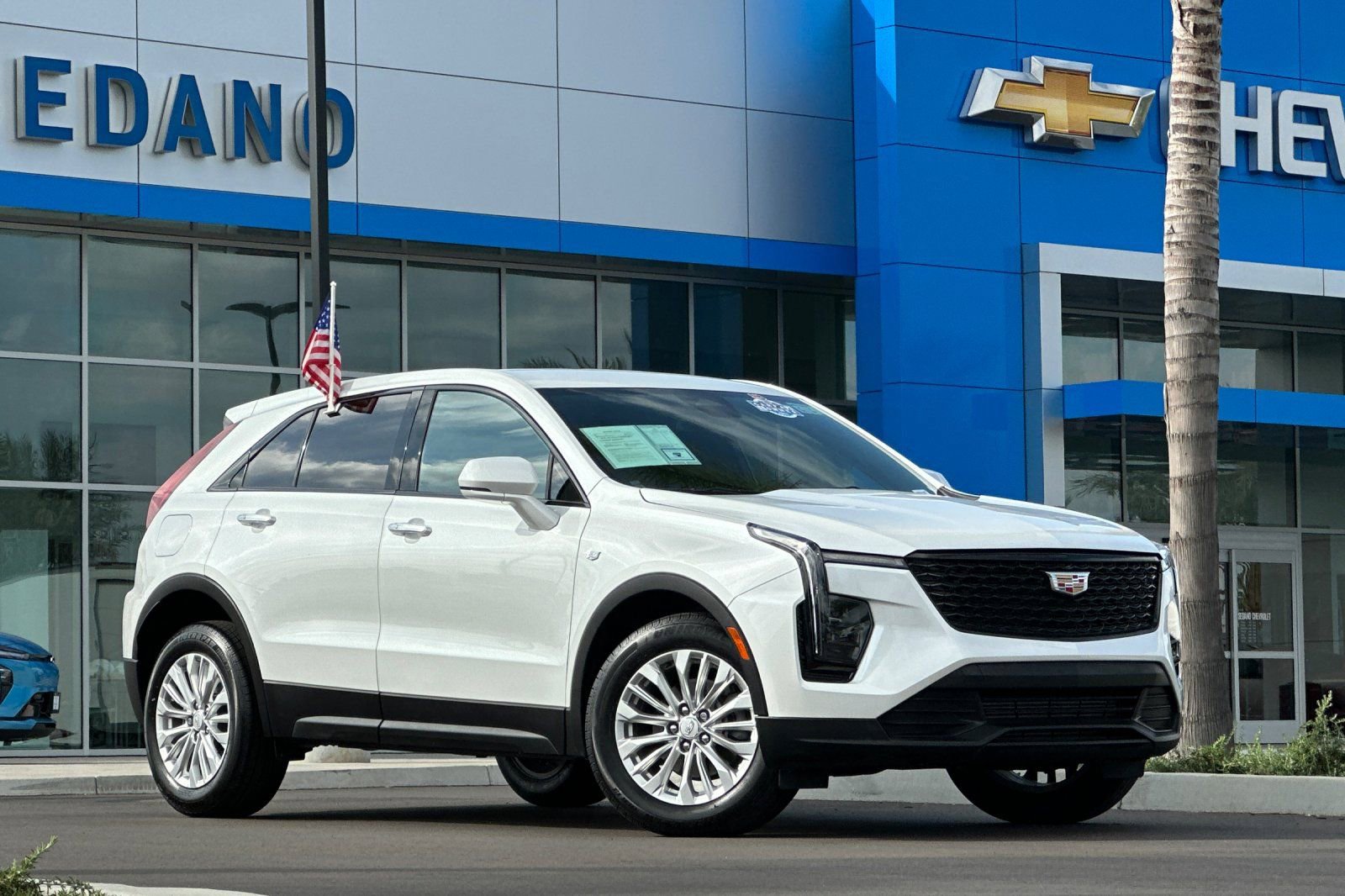 Used 2024 Cadillac XT4 Luxury w/ Cold Weather Package image 2