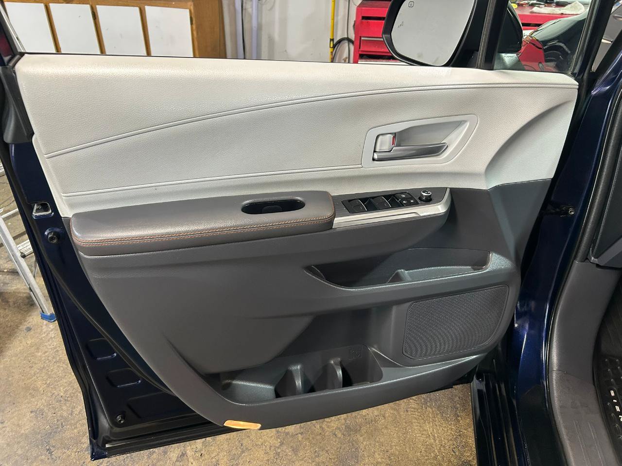 Used 2023 Toyota Sienna XSE AWD/4WD image 14