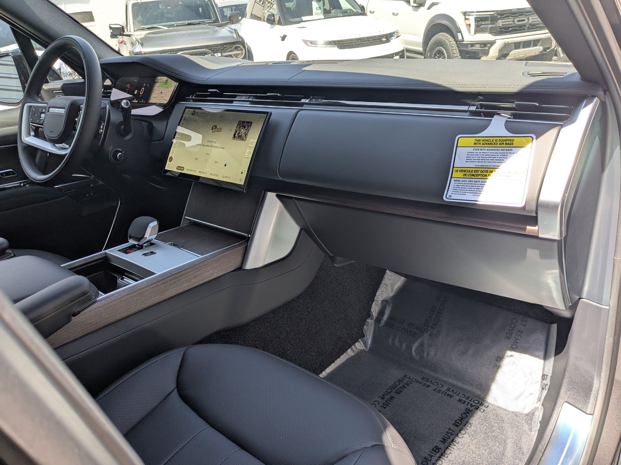 New 2026 Land Rover Range Rover Long Wheelbase SE AWD/4WD image 33