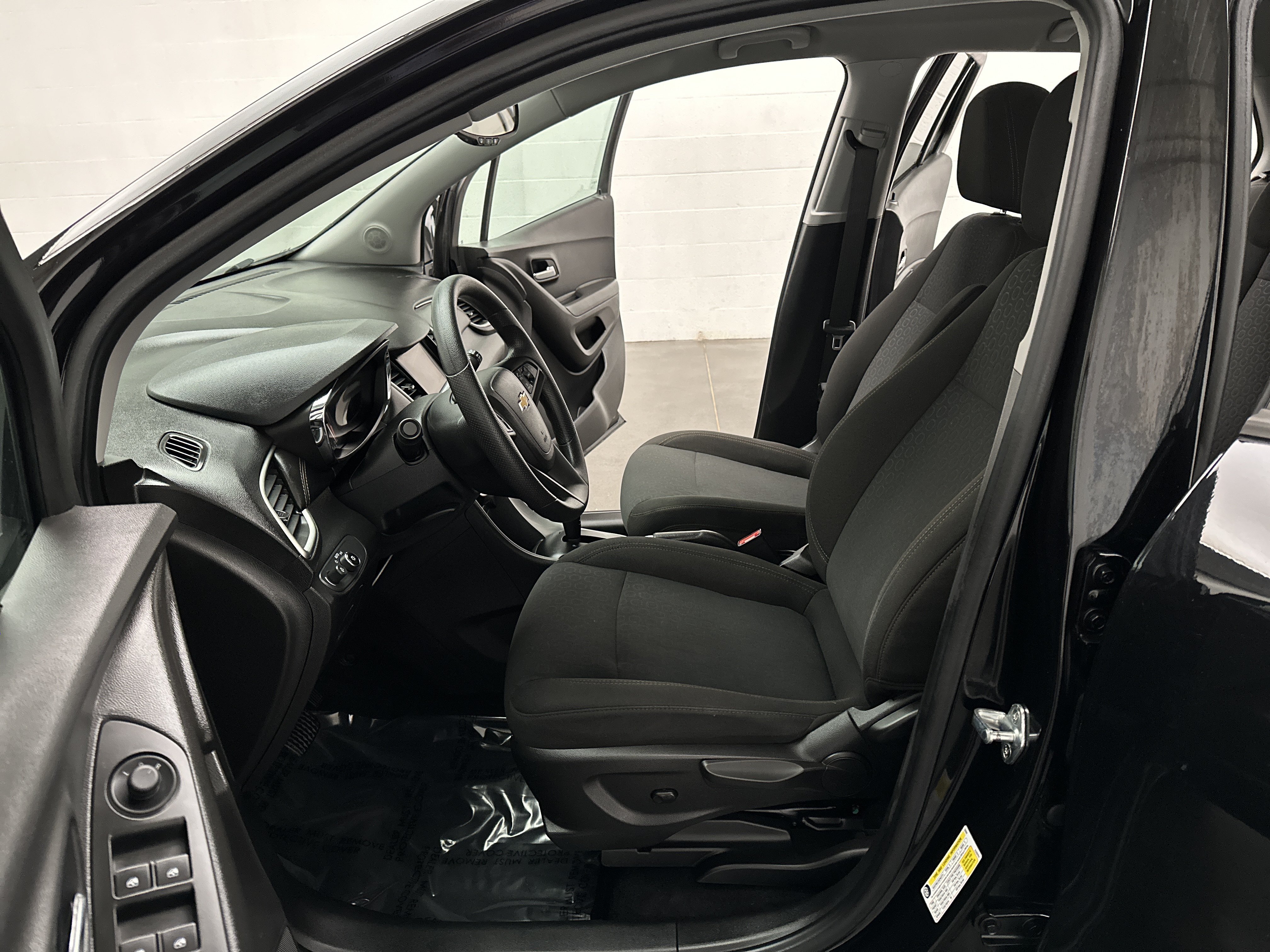 Used 2020 Chevrolet Trax LS w/ Tint and Cruise Package FWD image 14