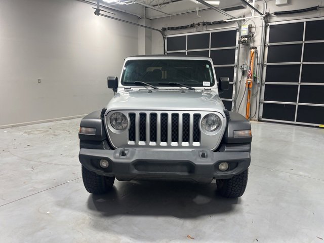 Used 2022 Jeep Wrangler Sport image 3