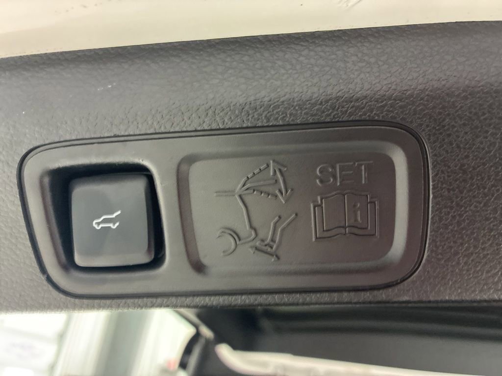 Used 2018 Ford Expedition Max Limited w/ Equipment Group 301A RWD image 48
