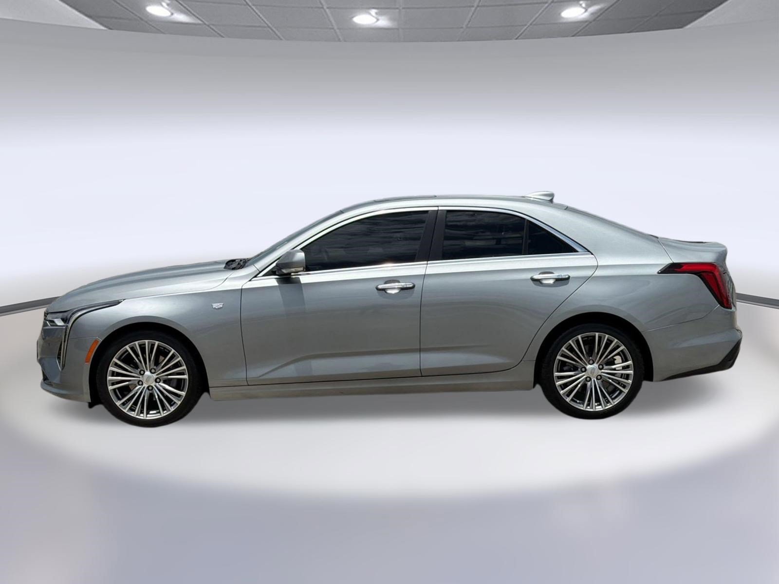 Used 2025 Cadillac CT4 Premium Luxury RWD image 2