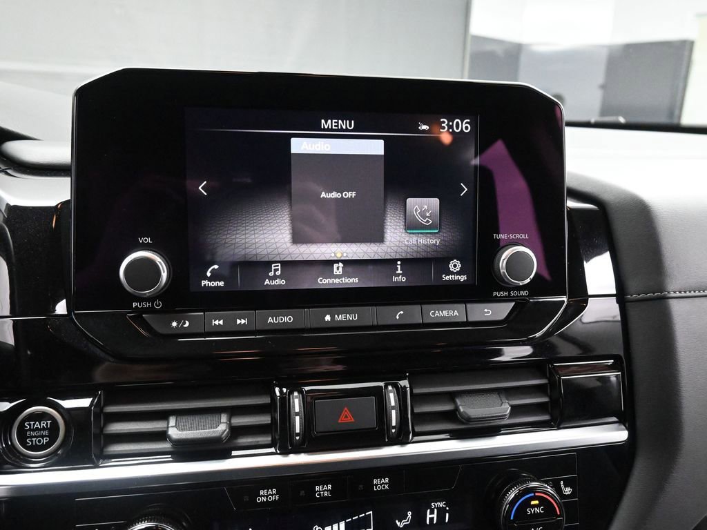 Used 2024 Nissan Pathfinder SV image 39