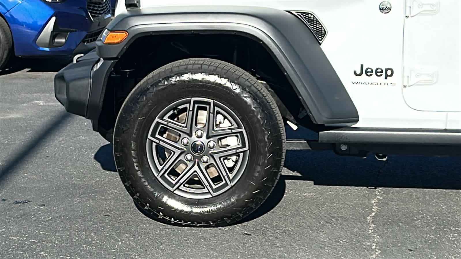 Used 2025 Jeep Wrangler Unlimited Sport AWD/4WD image 9