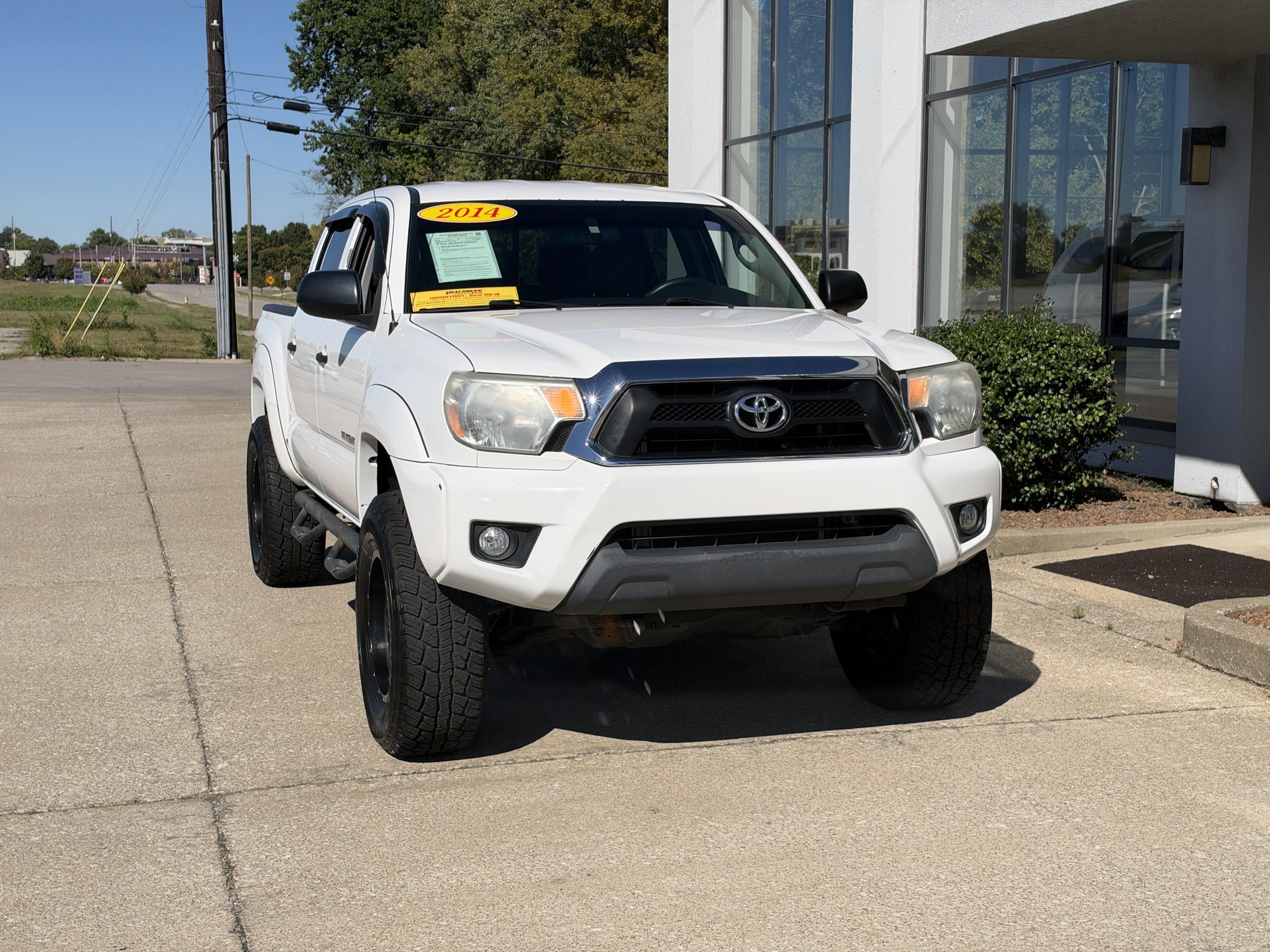 Used 2014 Toyota Tacoma 4x4 Double Cab w/ TRD Off-Road Package image 17